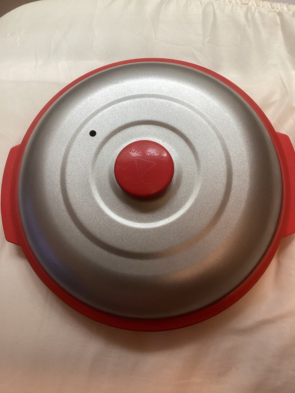 Reheatza Microwave Crisper RED Ceramic Non-Stick Coating Preowned
